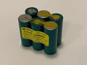 cover the terminal of the battery with paper tape